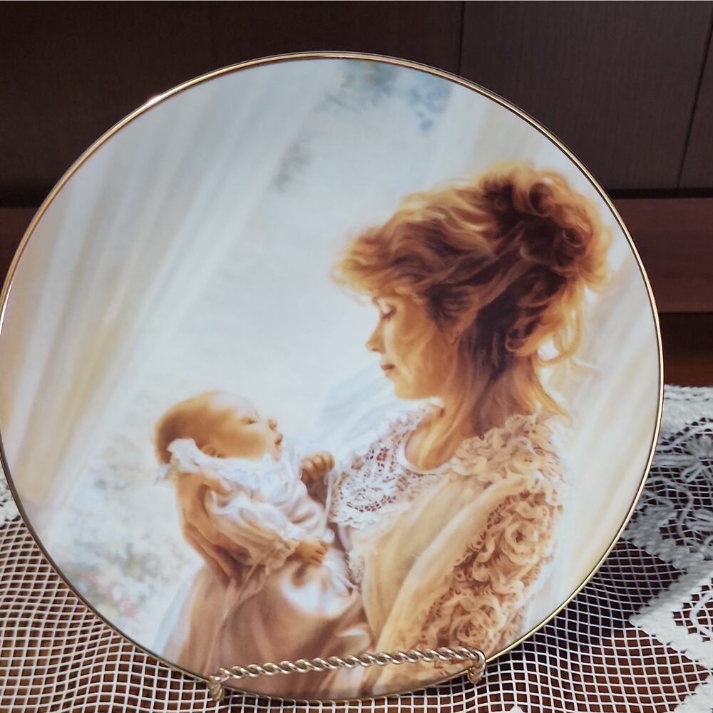 Reco "God's Gift" Sandra Kuck Porcelain Decorative Collector Plate #7214 USA